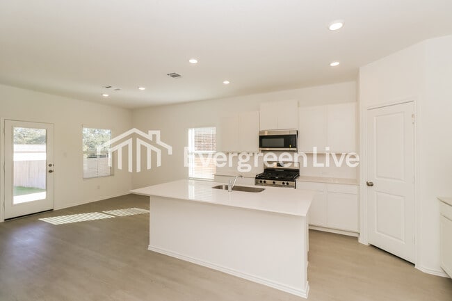 Photo - 1128 Nesting Bird Dr