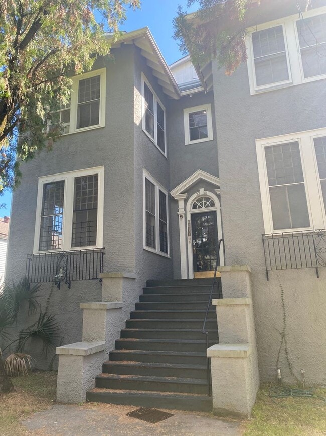 Photo - 2 Bedroom Available in the University Area! Unidad C