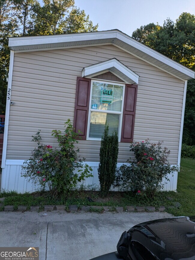 Building Photo - 255 Greenview Cir