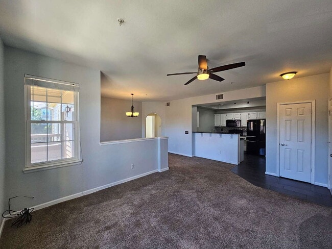 Photo - 12820 Ironstone Way Unidad 203