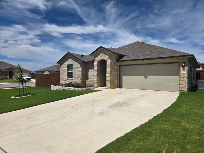 Photo - RENT REDUCTION - NEW IN MANAGEMENT - AVAIL...