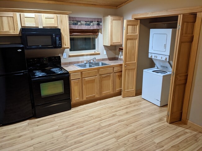 Building Photo - 1100 Roth Ln Rental