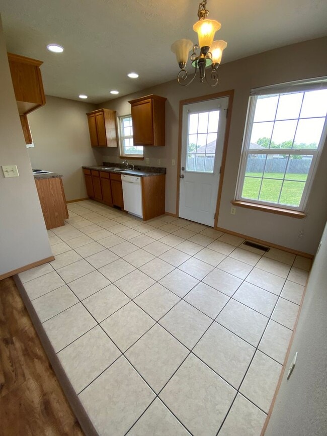 Photo - 203 N Christopher Ln