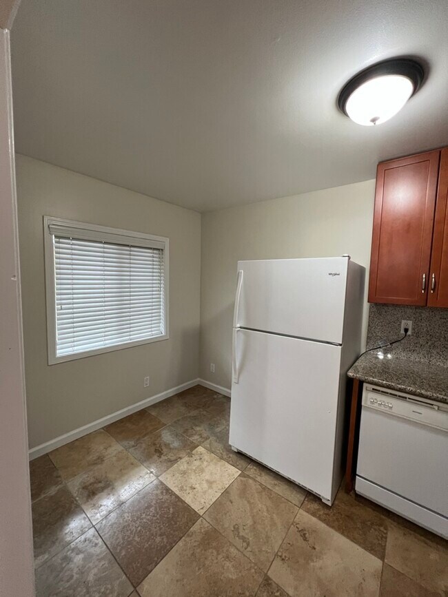232 N 8th St