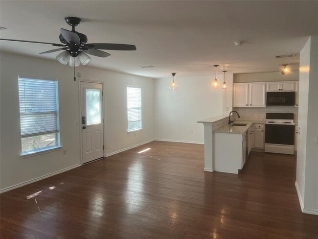 Photo - 8511 Davis Oaks Trail