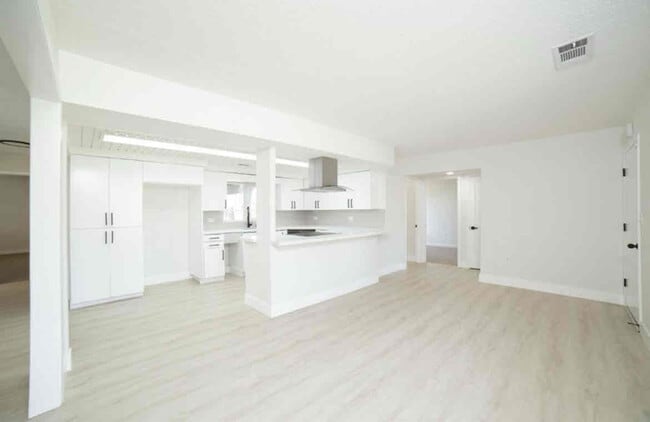 Photo - 841 N Fine Ave