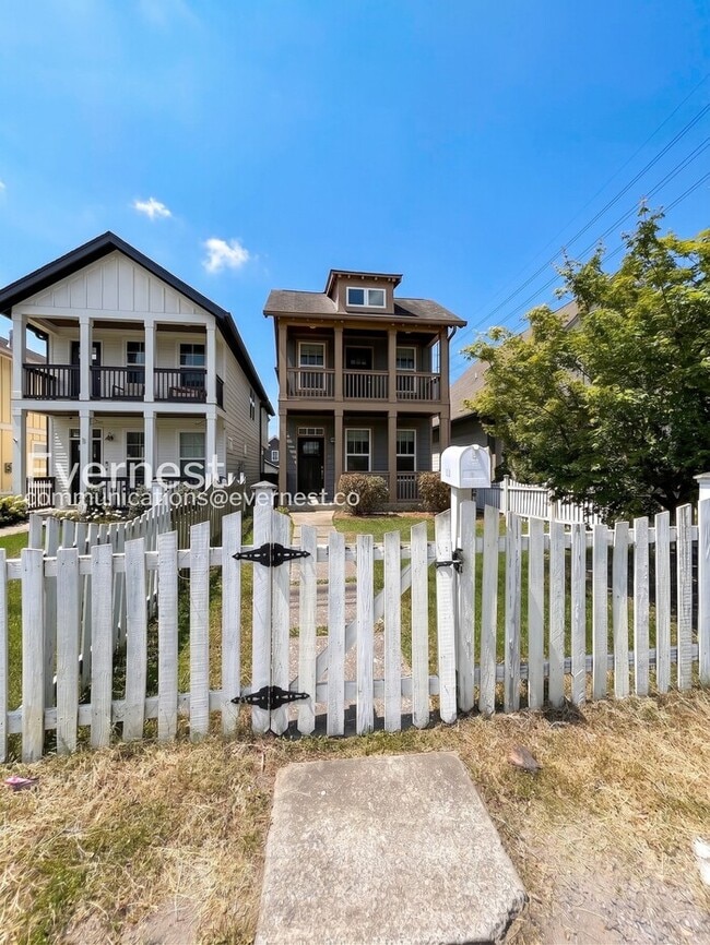 Photo - 6213B Louisiana Ave