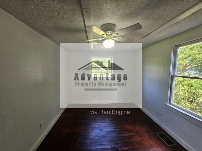 Photo - 418 E Brooks Ave