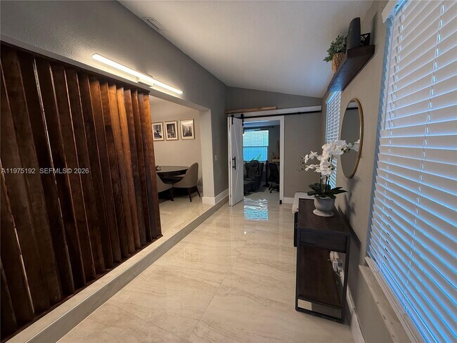 Photo - 4850 SW 4th St