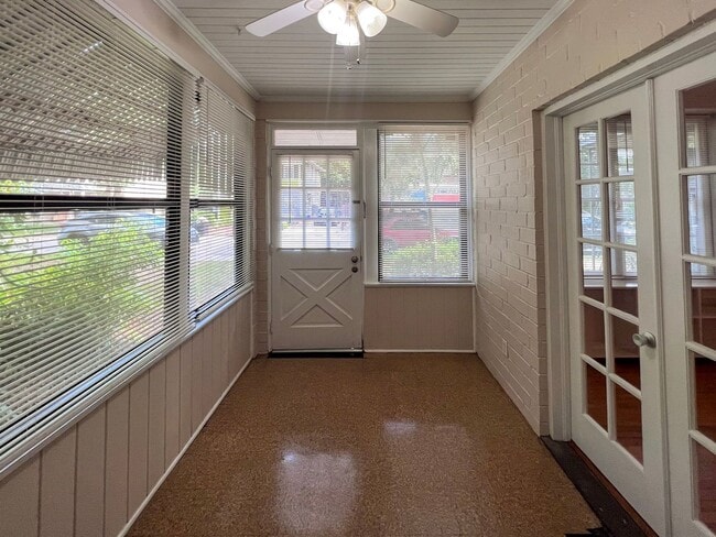 Photo - 2/2 House Walking Distance to Campus - Available Fall 2026!