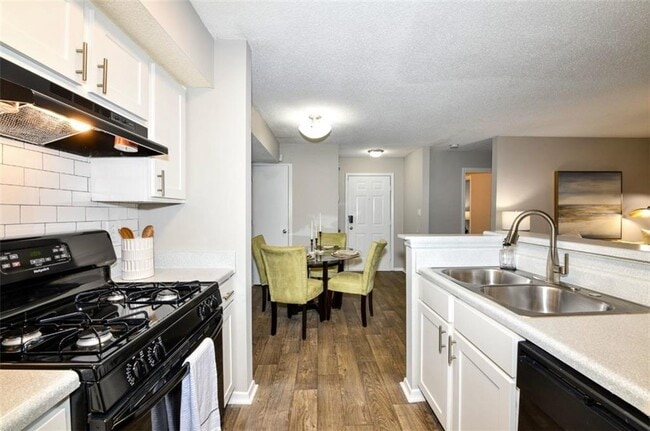 Building Photo - 670 Thornton Rd Unit 3111