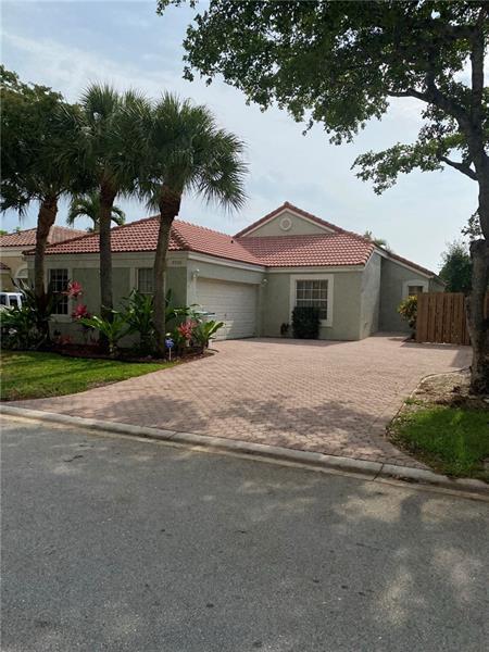 Photo - 7700 NW 61st Ter