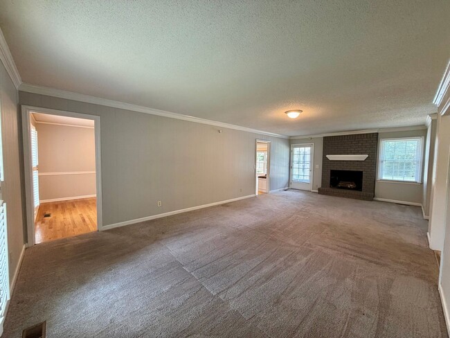 2303 Gingko Dr