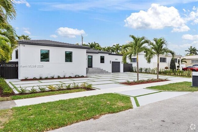 Building Photo - 8550 SW 28th St Rental
