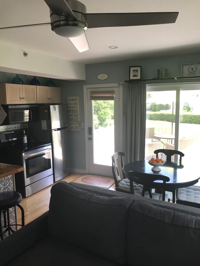 Open Concept - 55 Israel Head Rd Unit 103