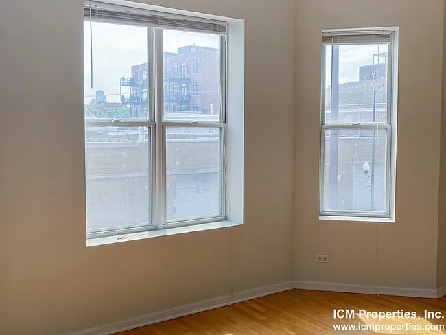 Photo - 1014 N Damen Ave