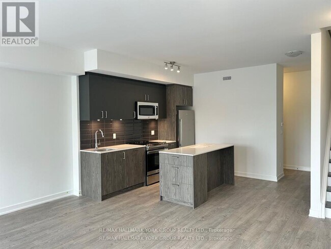 Photo - 35 Birchcliff Ave