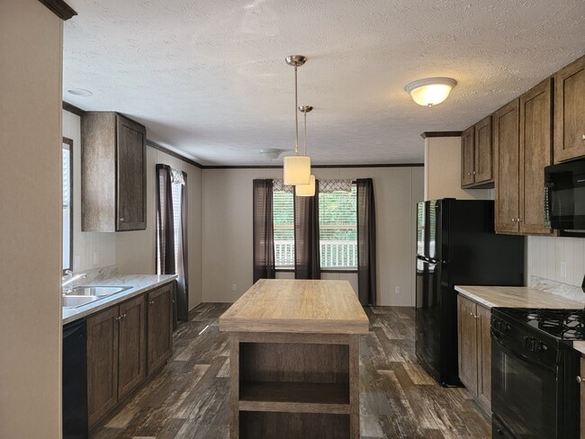 Photo - 145 Apollo Ave