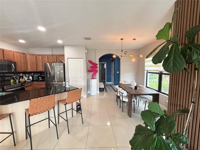 Photo - 401 NE 194th Ln