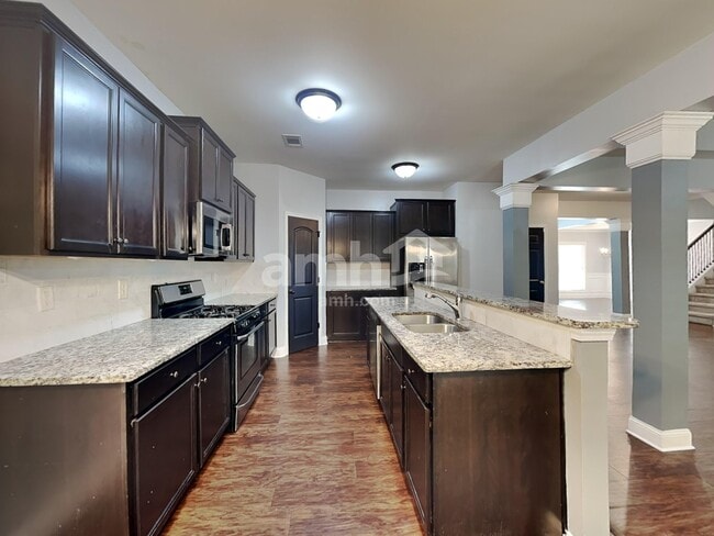 Photo - 2575 Dolostone Way