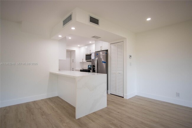 Photo - 17911 NW 68th Ave Unidad M206