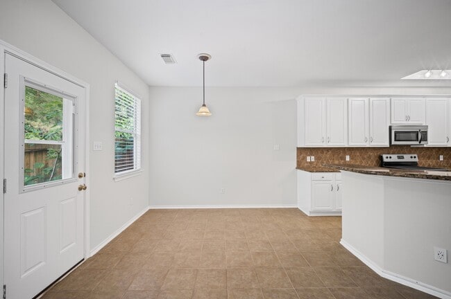 Photo - 35 Ledgestone Pl