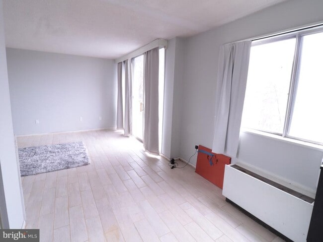 Photo - 2059 Huntington Ave Unidad 702