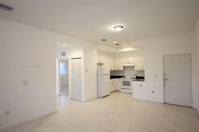 Photo - 405 E 7th St Unit 200B