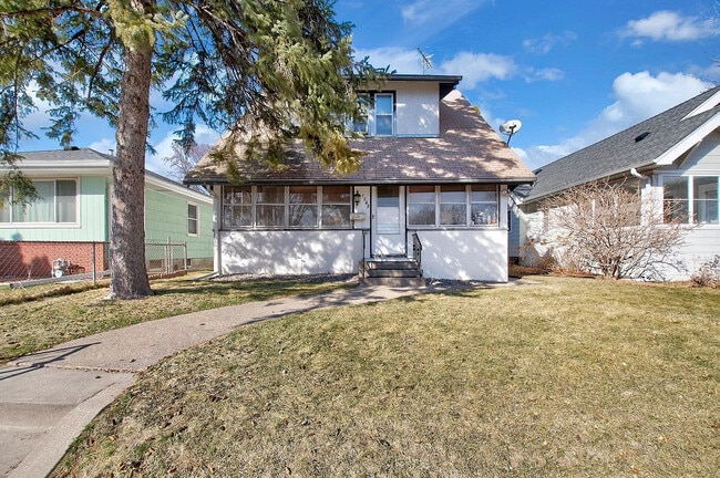 Photo - 1267 Hewitt Ave