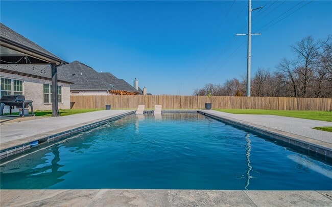 Photo - 605 Stone Ridge St