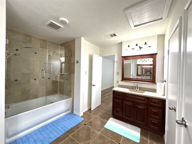 Photo - 2714 River Birch Dr