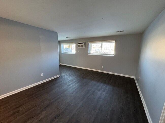 Photo - Warren Park 2 Bedroom Apartment Unit 9126 E 10th St- 2