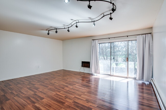 Photo - 1049 W Ogden Ave Unit 1-112