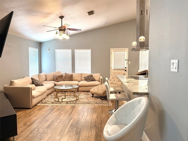 Building Photo - 1214 Wesley Dr Rental