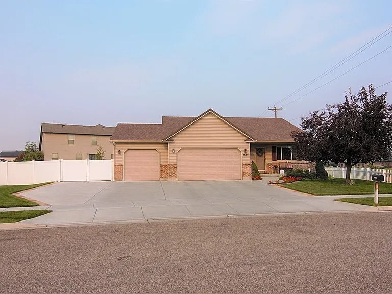Photo - 3660 Merlin Dr House