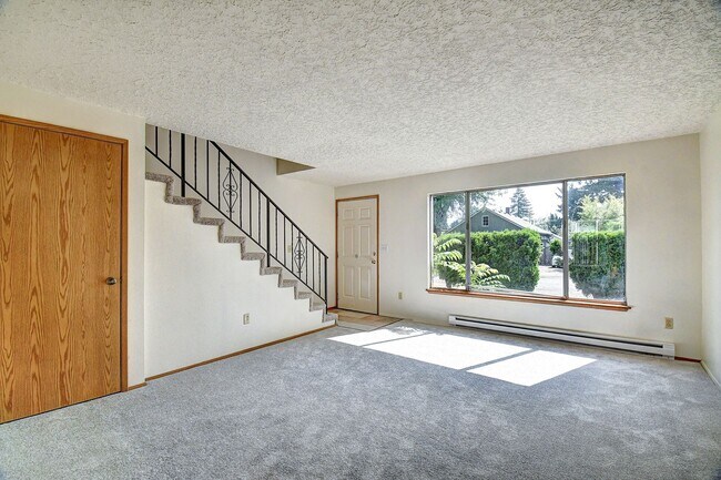 2415 E 30th St Unit C