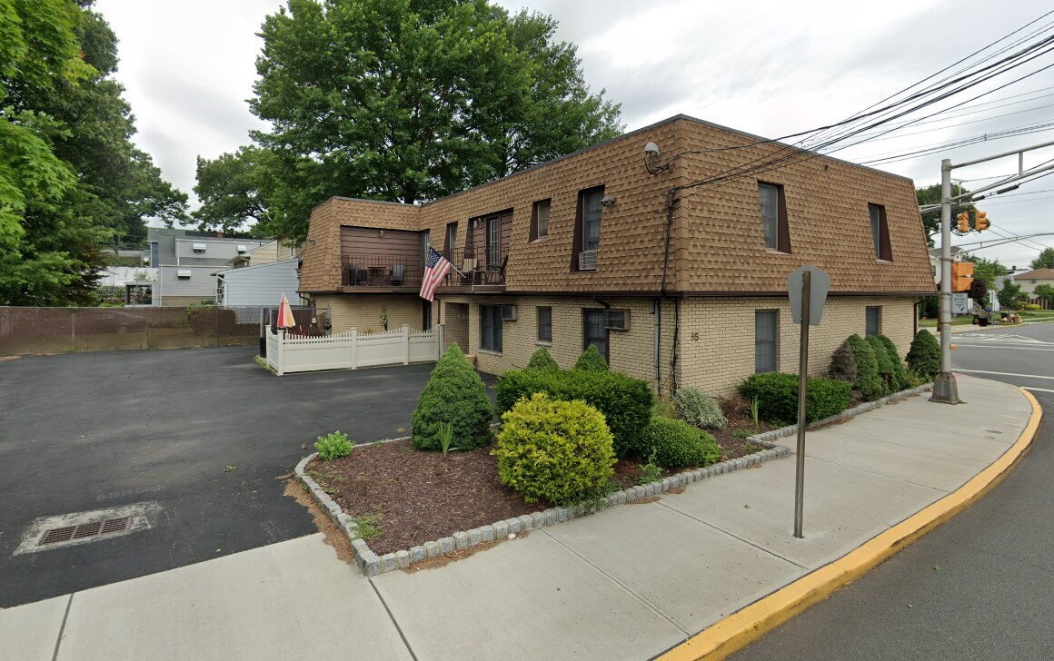 Photo - "1-Bedroom Gem with Granite Touches in Woodridge's Heart! with private off street parking" Unit 1