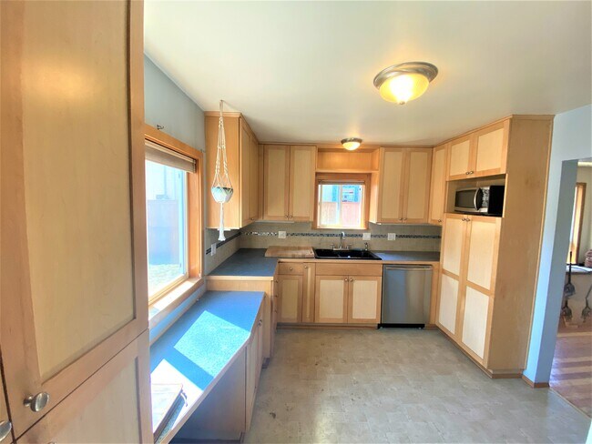 Photo - 3709 N Orchard St