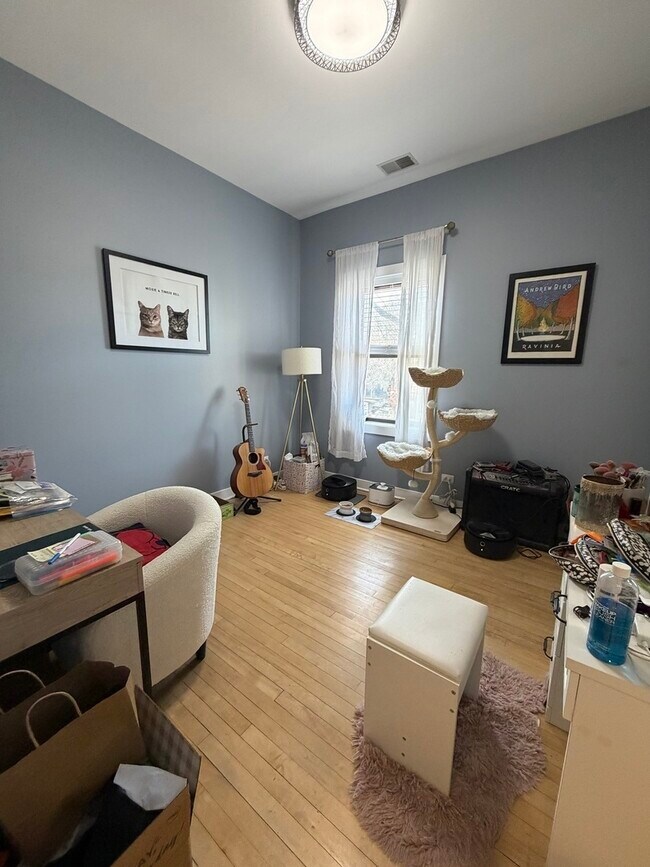 Photo - 3607 N Lakewood Ave Unit 2S