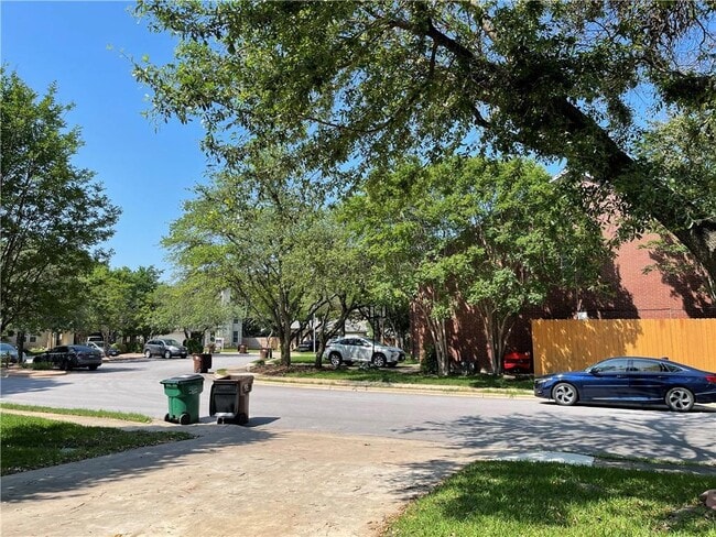 602 Cloud Ct