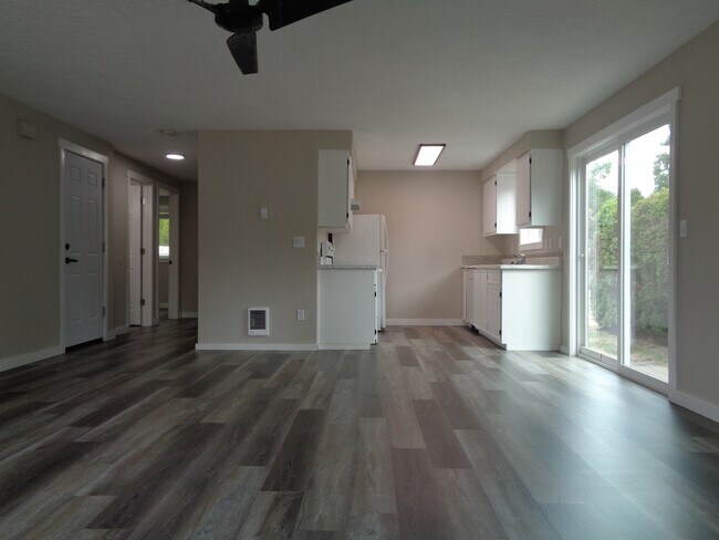 Photo - 2586 Wintergreen Ave NW