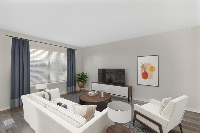 Photo - The Winds at Poplar Creek