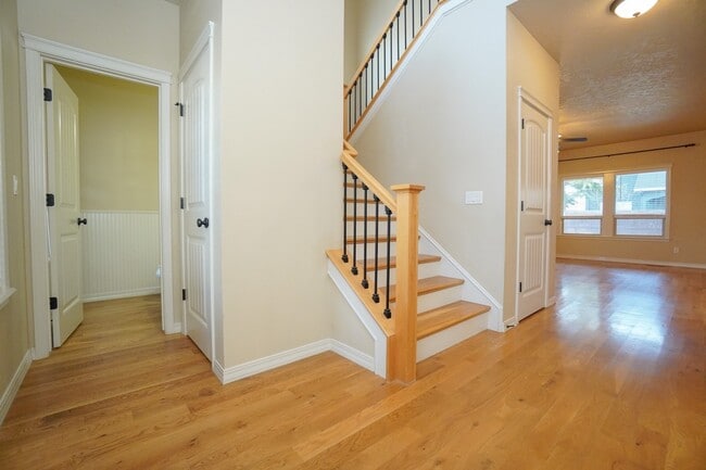 Photo - 2319 E Challis St