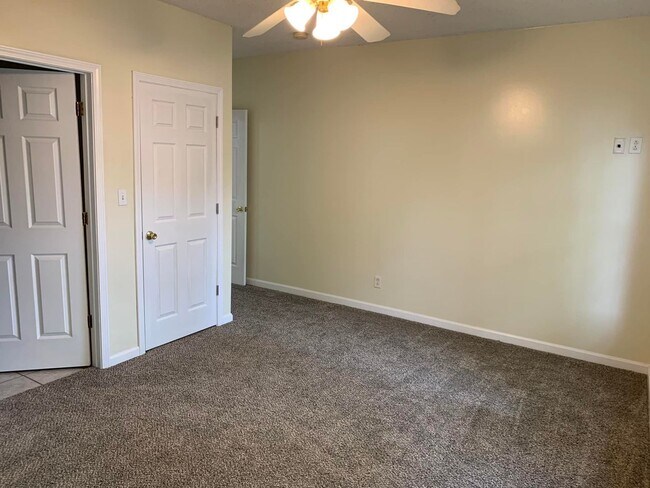 Photo - 210 E Maryland St