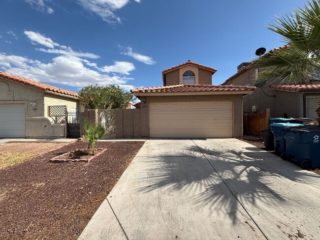 Cute 3Bed/2Bath, 2-Story Home located in t... - Cute 3Bed/2Bath, 2-Story Home located in t...