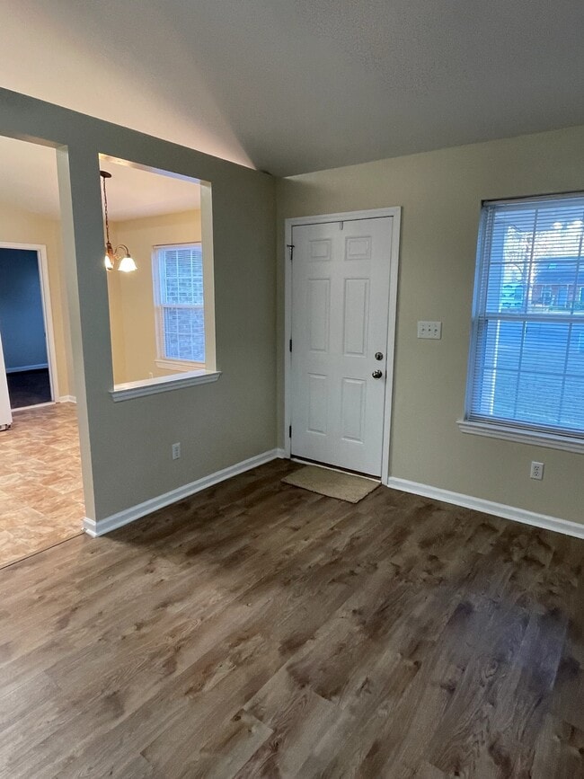 Photo - 2817 Ridgecrest Dr