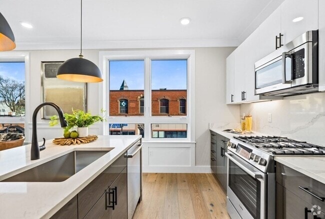 Building Photo - 300 Somerville Ave Unit I Rental