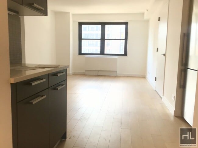 Building Photo - East 39th Street Rental
