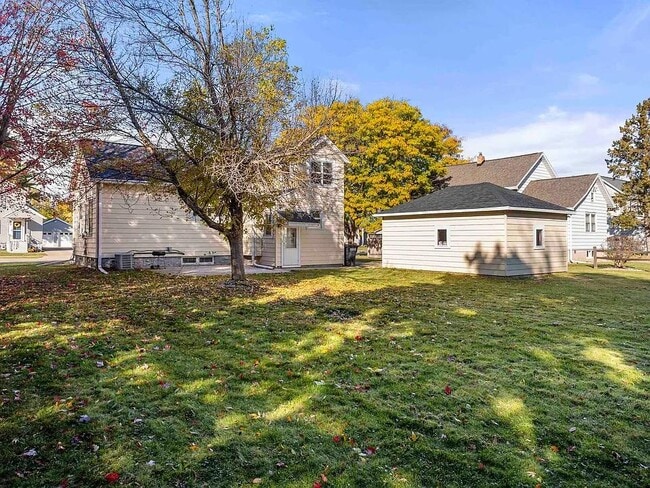 Photo - 1726 Iowa St