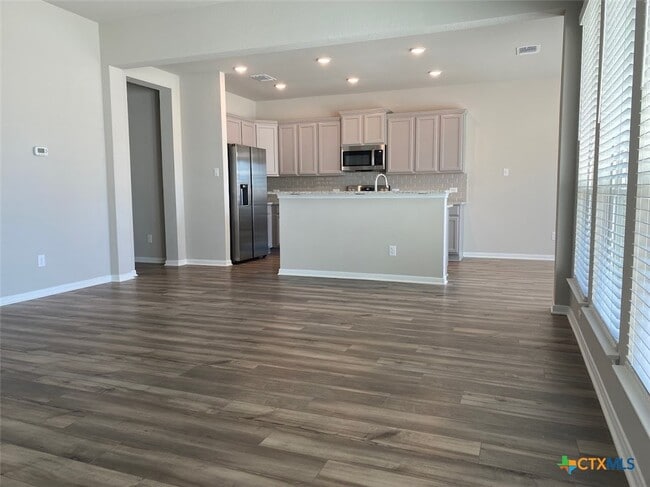 Photo - 10231 Six Shooter Ln